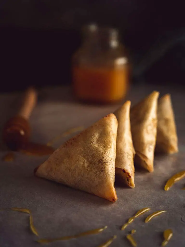samoussa ou briouates feta miel et noix cuisson au four
